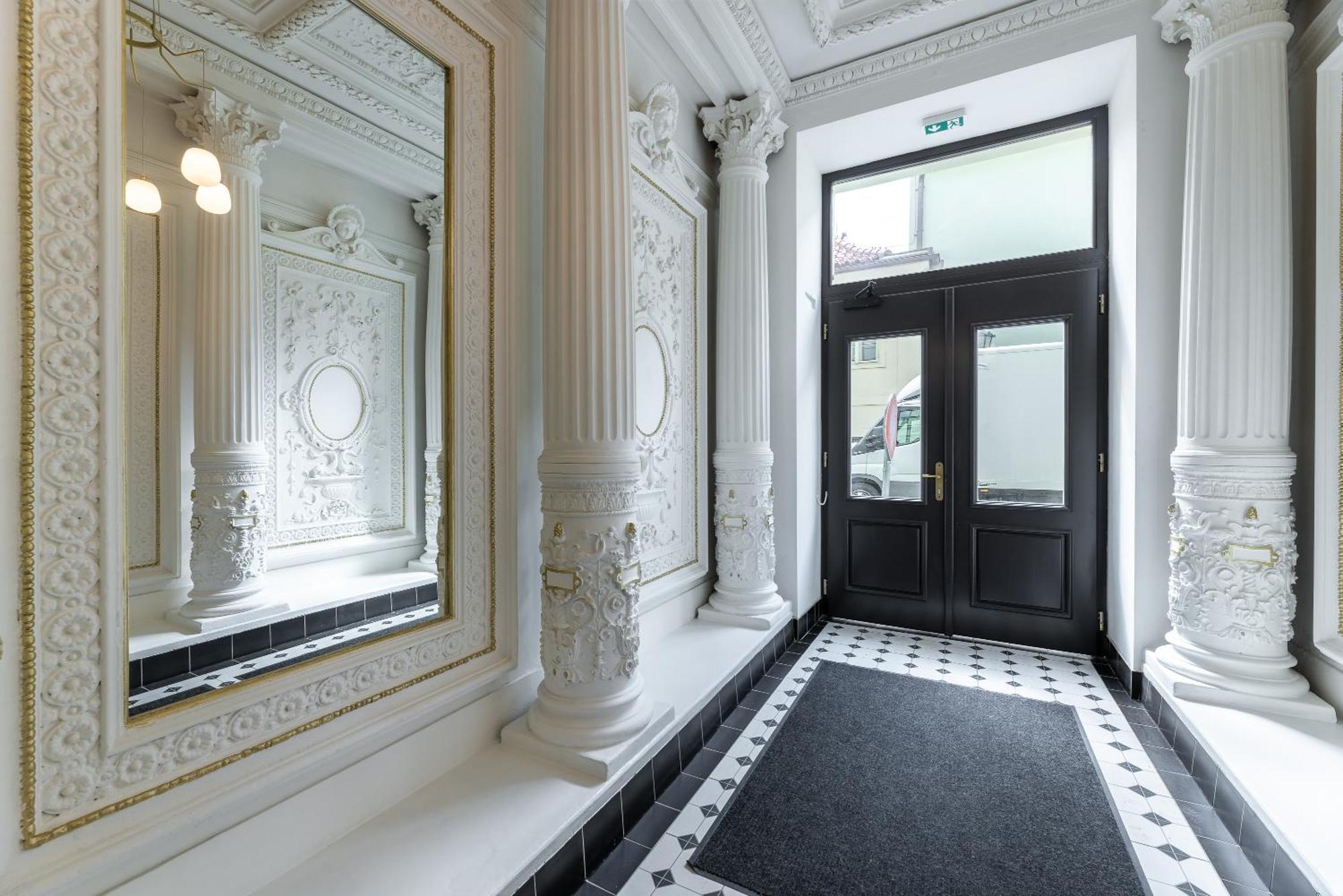 Modern Urban Room In The City Center Of Prague Ngoại thất bức ảnh